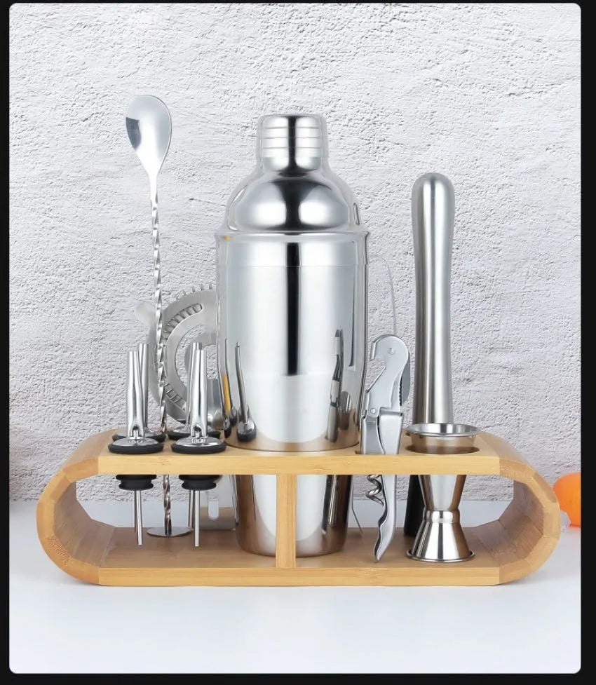 23-piece stainless steel cocktail set with bartender tools and European style acrylic accessories