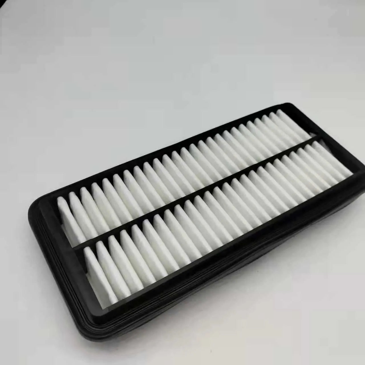 Black car air filter with 256x113x40mm dimensions for modern vehicle engines