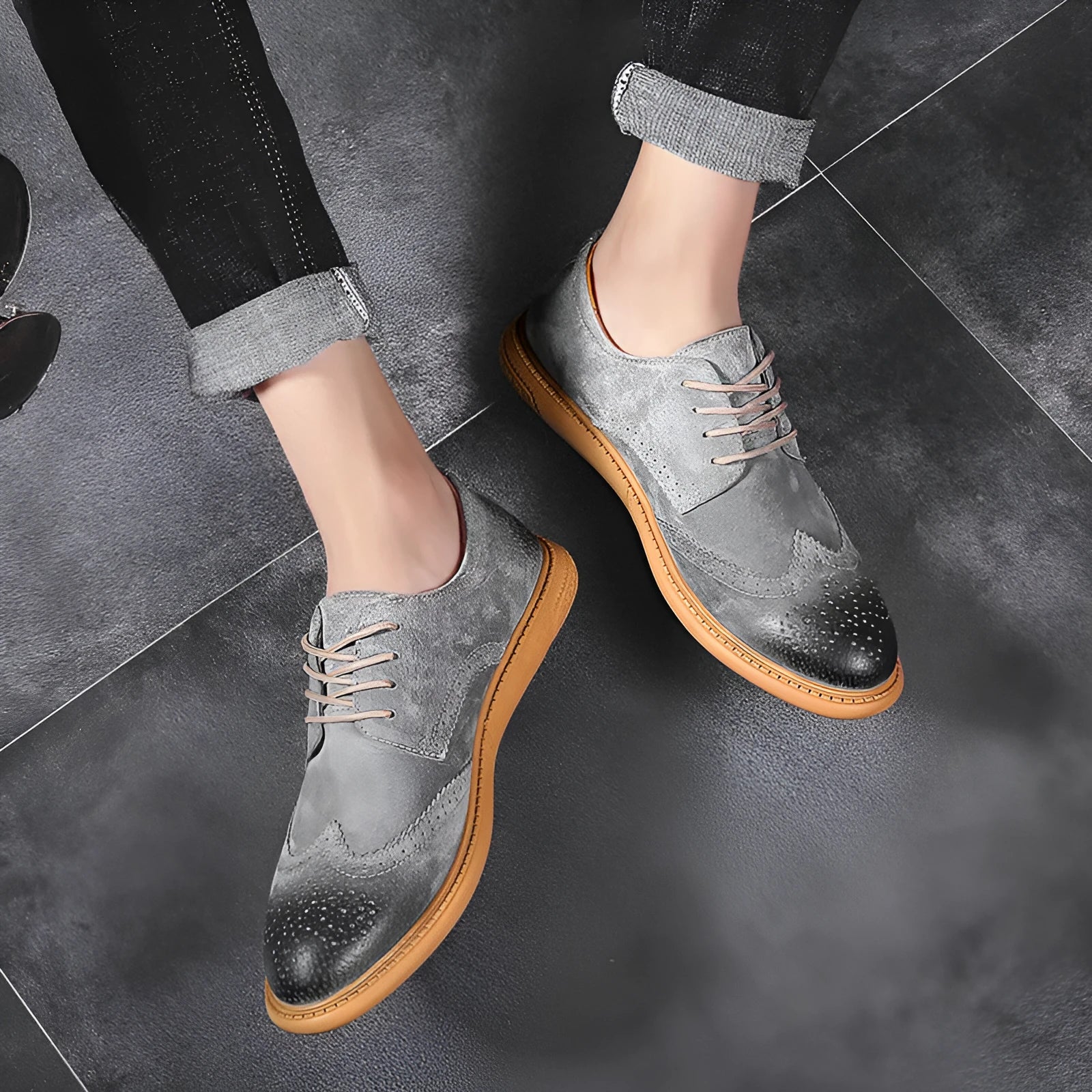 Men's low top business leather shoes in grey with lace-up design and leather toe cap