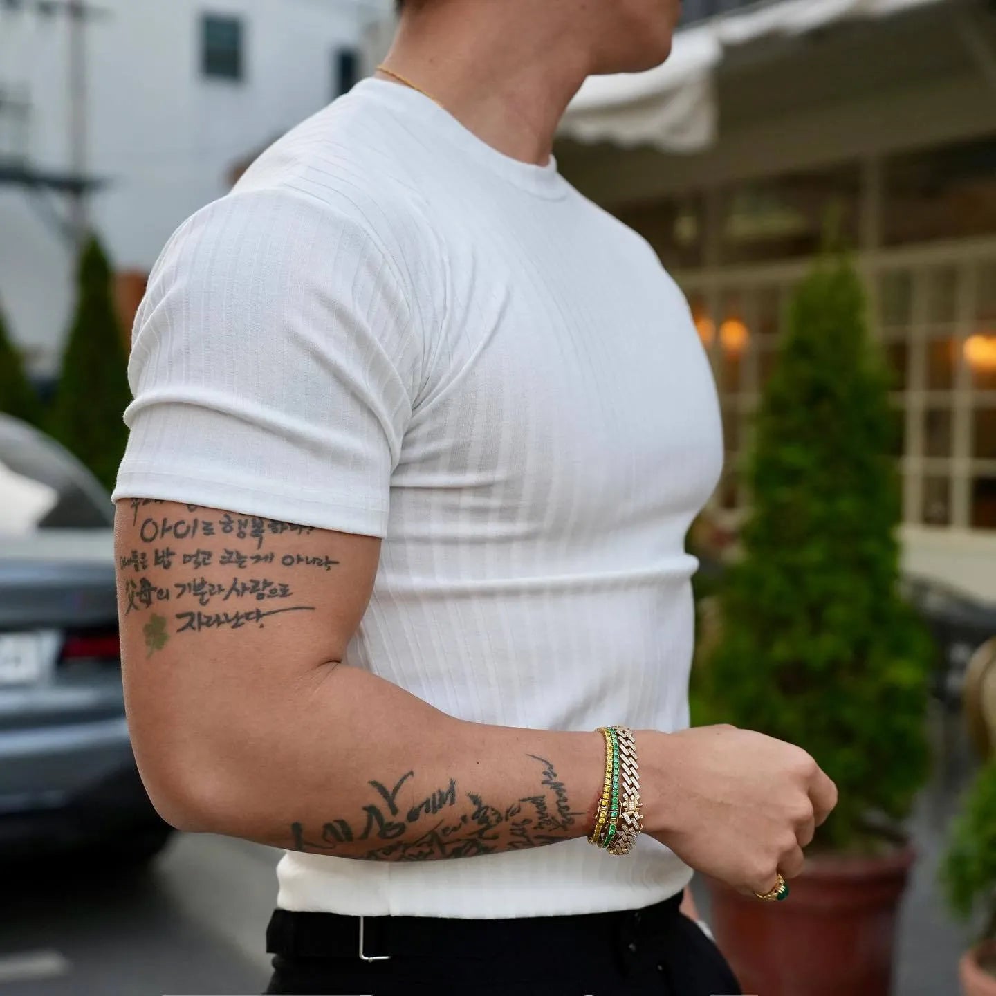 Men's cotton blend crew neck short sleeve t-shirt in black and white for sports and casual wear