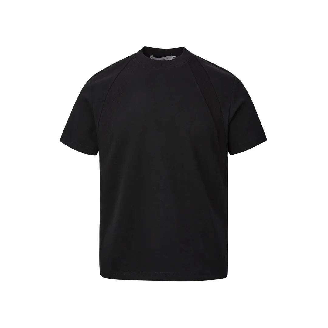 Black air layer stitching short sleeve top with loose fit on mannequin