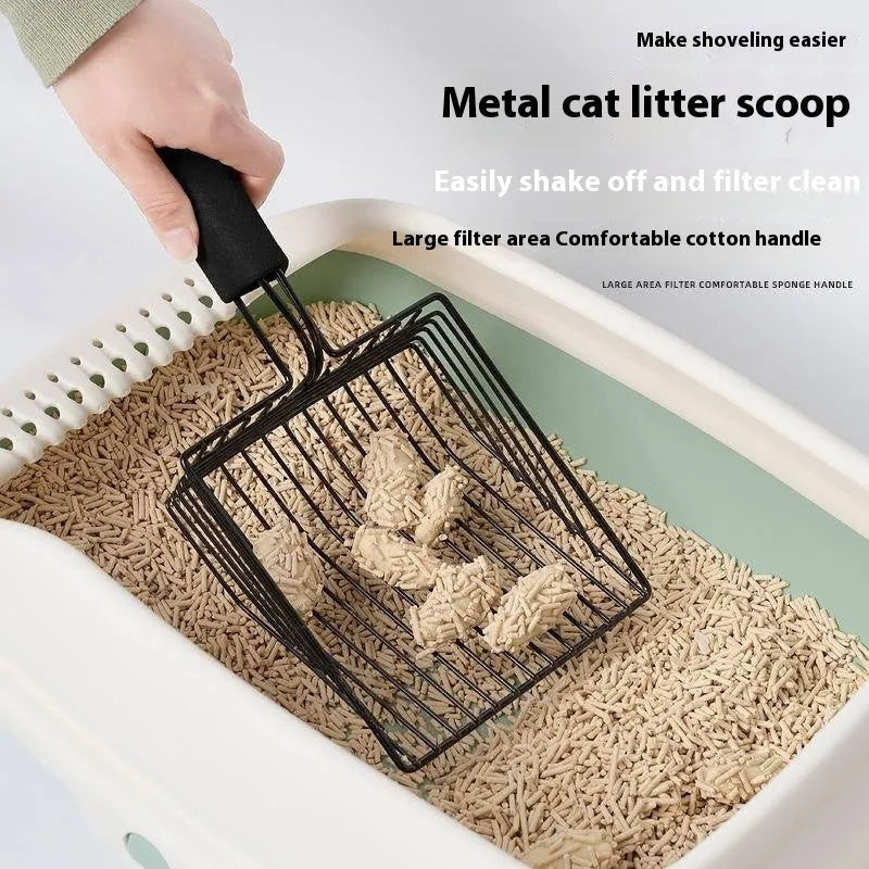 Black metal alloy cat litter scoop with 0.8cm wide sifting slots and an ergonomic handle.