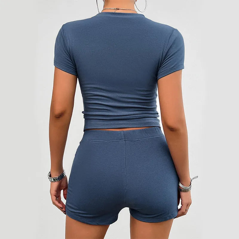 Women's solid colour sports suit 2-piece set with viscose t-shirt and elastic shorts
