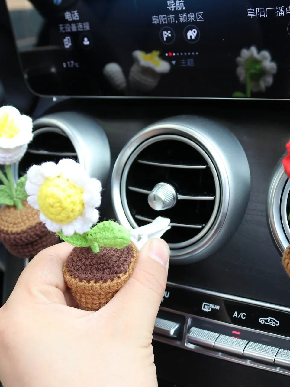 Wool felt car air vent clip with potted plant design measuring 4cm by 8cm