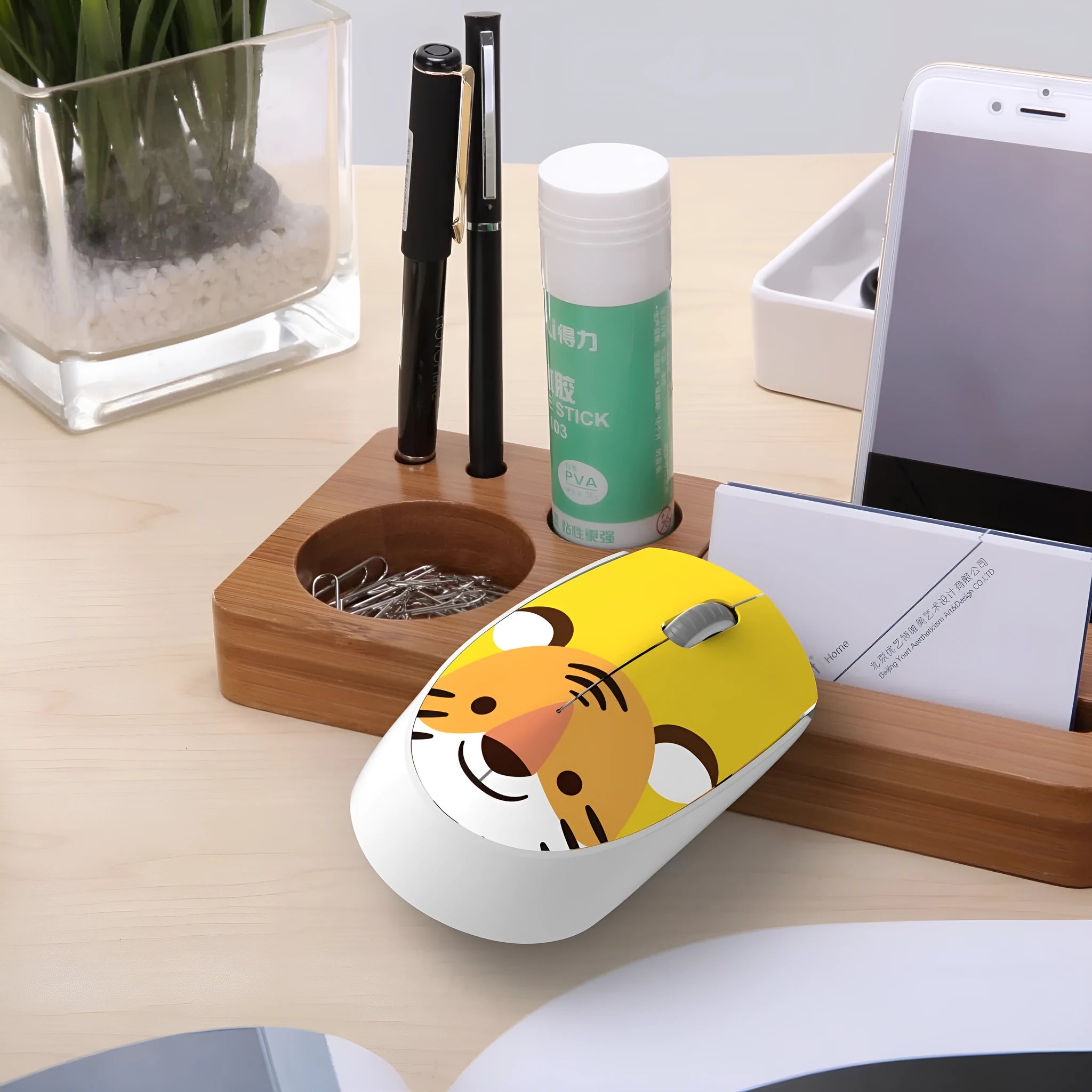Wireless cartoon animal mini mouse showing blue rabbit, green bear, pink pig, and yellow tiger designs