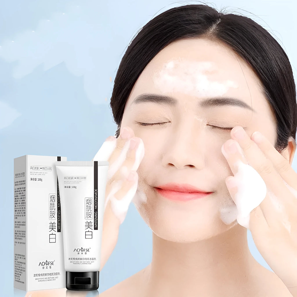 White whitening freckle removing facial cleanser bottle 100ml for pore cleansing