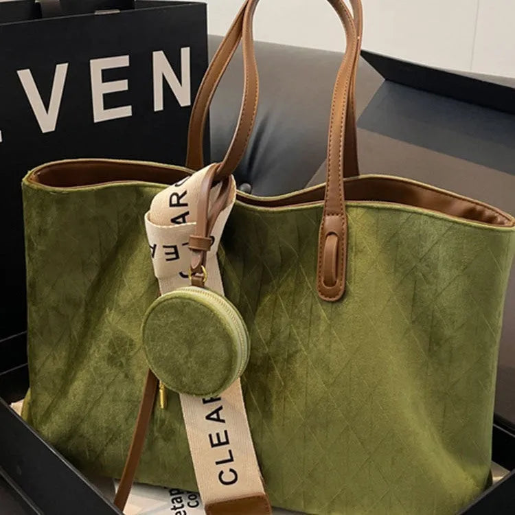 Women's large polyester tote bag with horizontal square shape and internal zipped compartment in four colour options