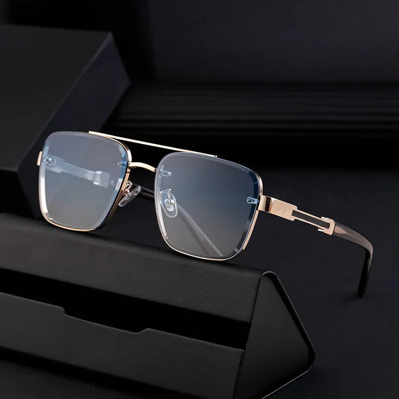 Men's vintage sunglasses with UV protection in gold gradient blue colour with PC frames